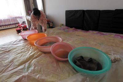 黄石楼上漏水，住户失联，小区没物管，业主维权难！律师来支招……